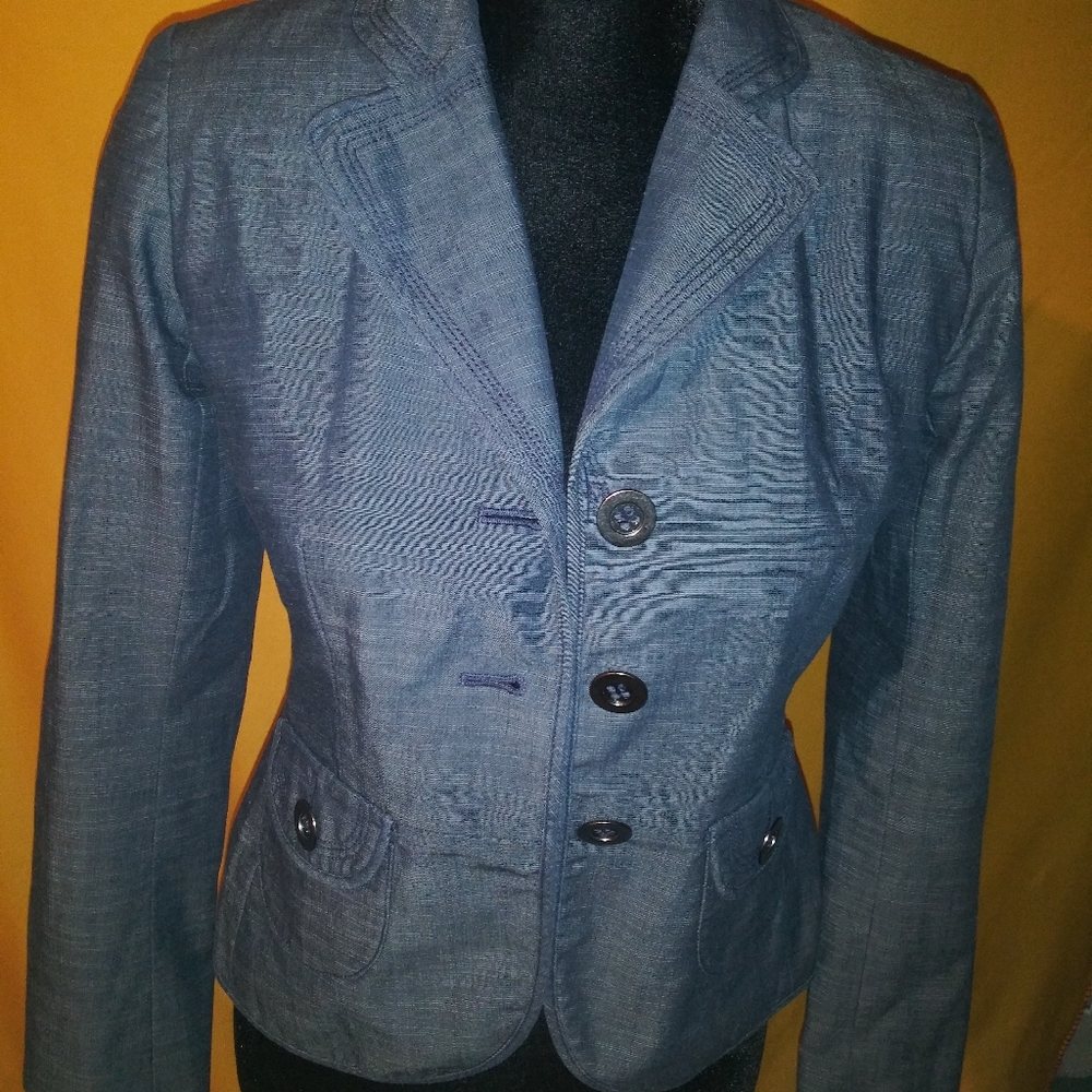 Ann Taylor size 0P blazer